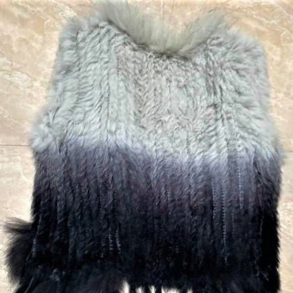 SOLD on Ebay! Dolce Cabo REAL RABBIT/ RACOON FUR FRINGE VEST Orig.$300.00 - Picture 3 of 4